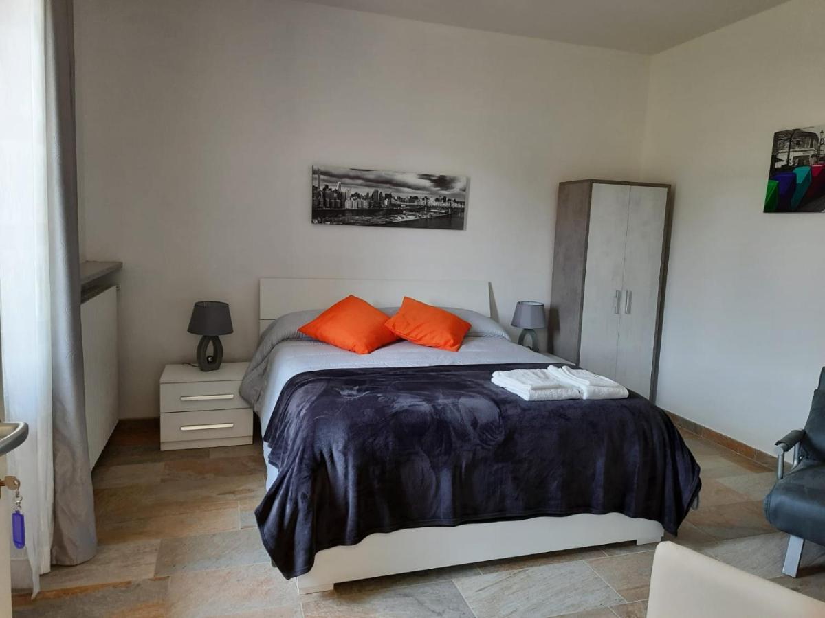 Nautica Tarello - Casa Ena Beb Bed & Breakfast Viverone Bagian luar foto