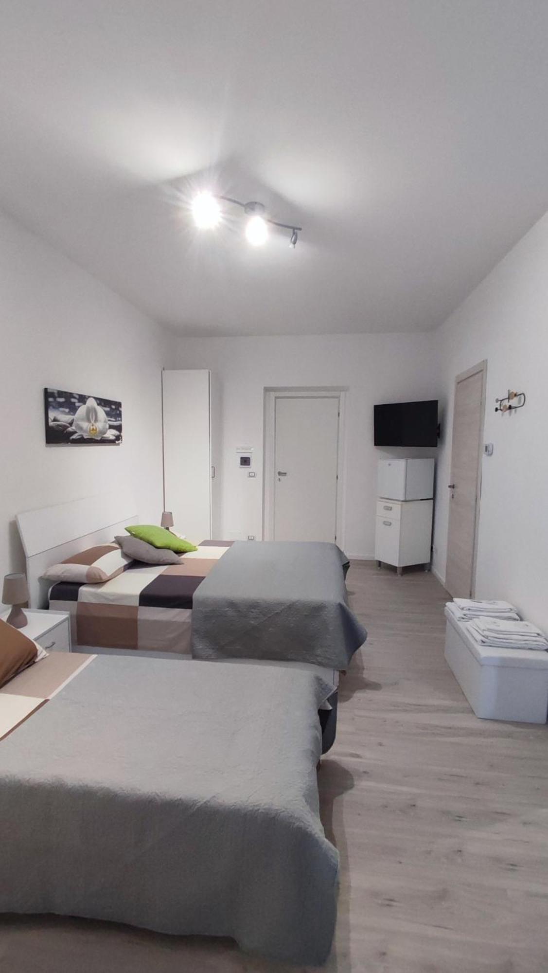 Nautica Tarello - Casa Ena Beb Bed & Breakfast Viverone Bagian luar foto
