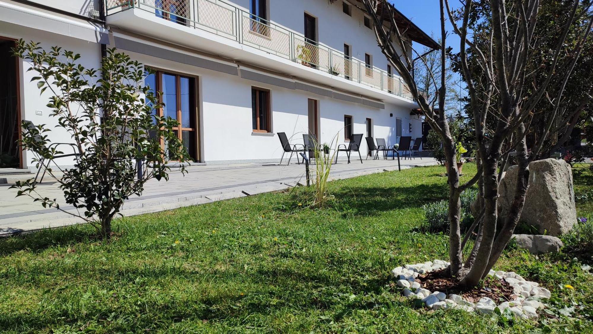 Nautica Tarello - Casa Ena Beb Bed & Breakfast Viverone Bagian luar foto